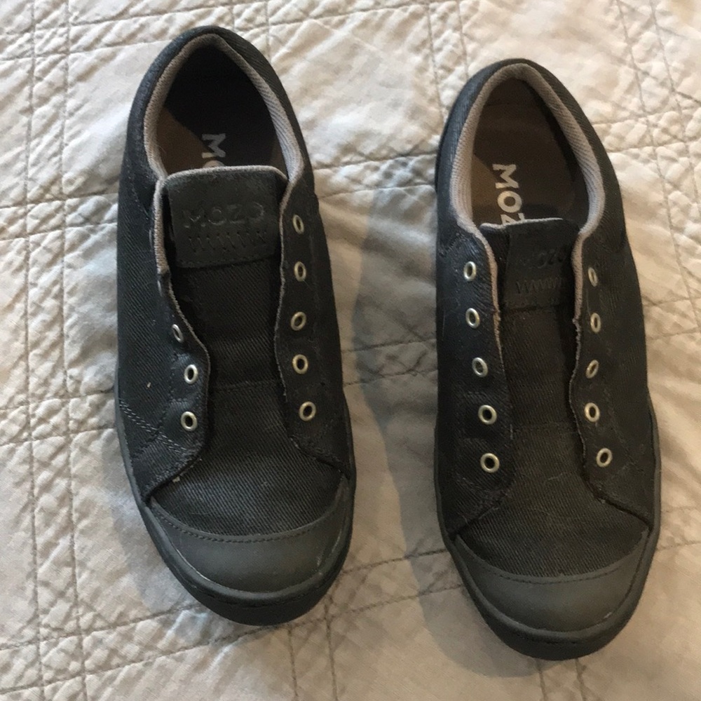 Mozo canvas black shoes